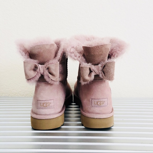 ugg naveah ugg naveah